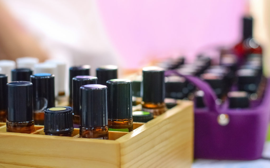 essential-oils-for-traveling